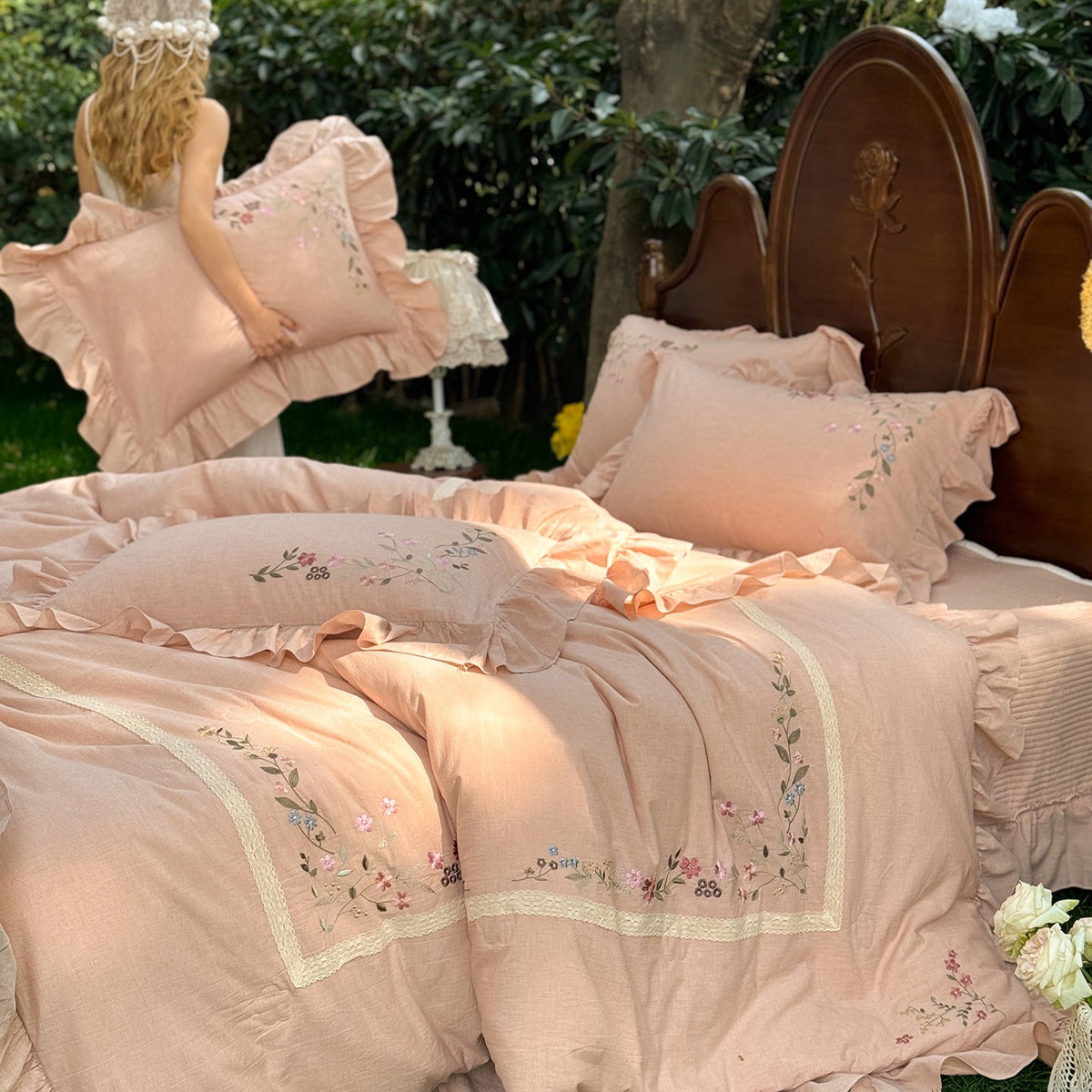 Embroidered linen-look bedding set with frill and romantic floral relief — product view 6
