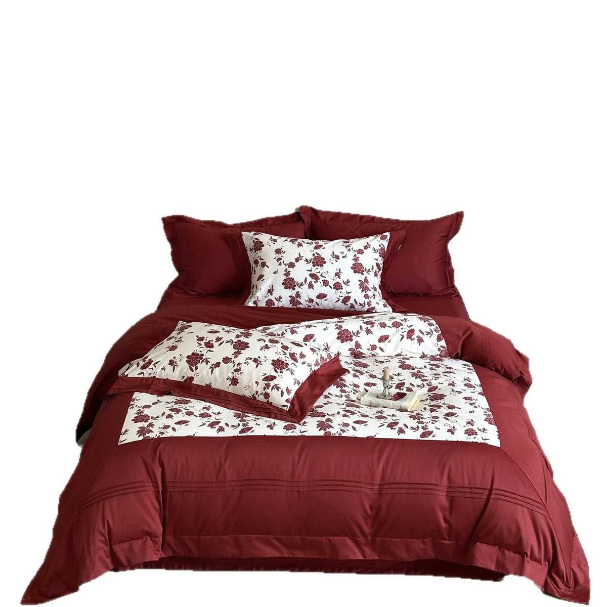 Luxurious cotton bedding set with floral print and pillowcases — product view 5