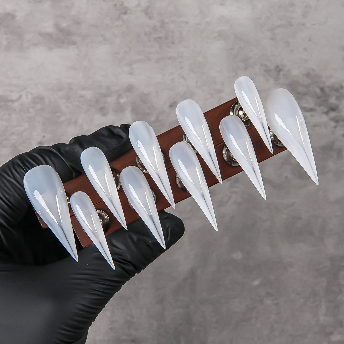 High-Pointed Stiletto Press-On Nail Set — product view 1