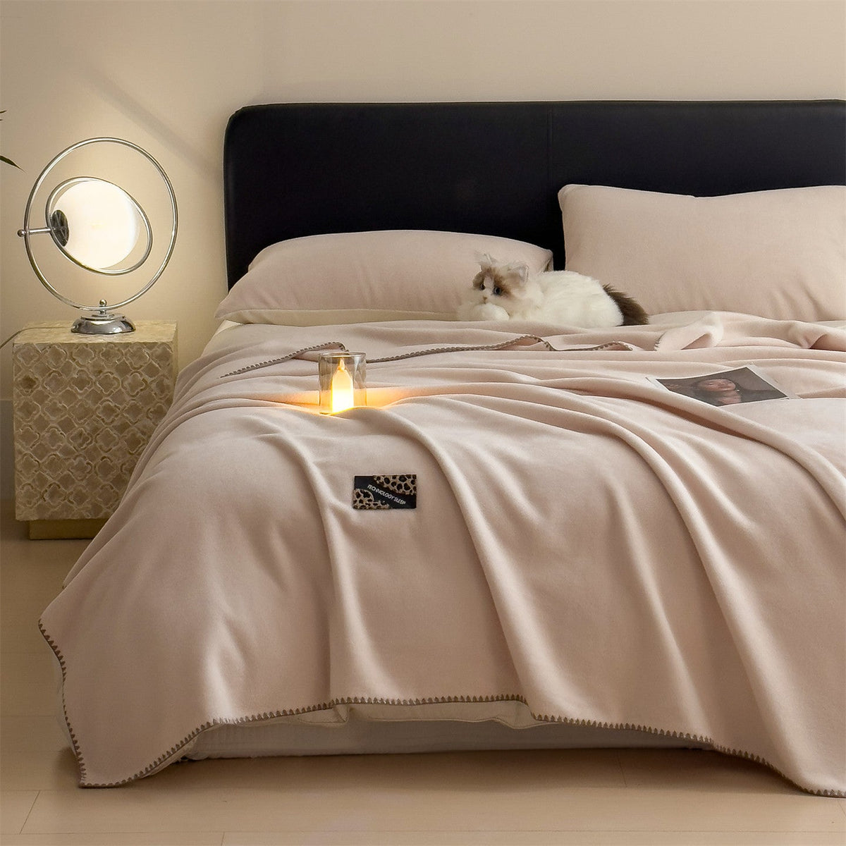 Premium Soft Plush Blanket — product view 1
