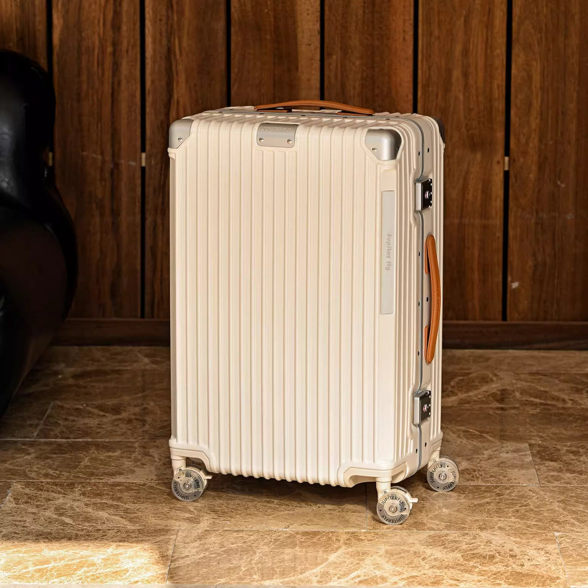 Stylish Lightweight Hardshell Travel Suitcase — product view 6