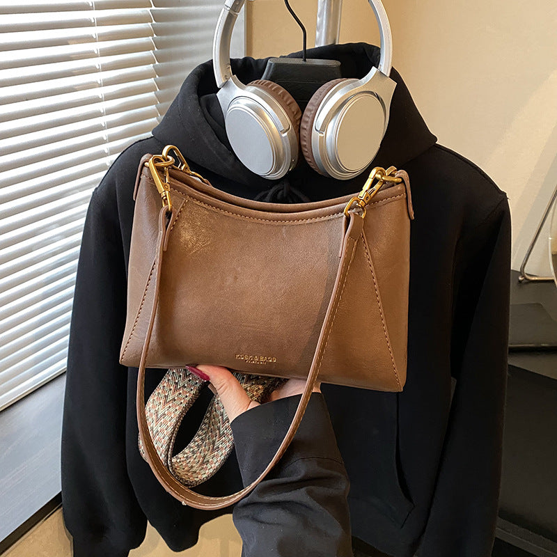 Chic Minimalist Shoulder Bag LoungeYard — product view 6