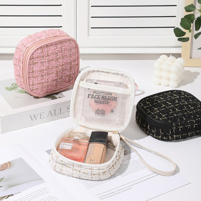 Elegant cosmetic bag with high-quality structure LoungeYard — product view 4