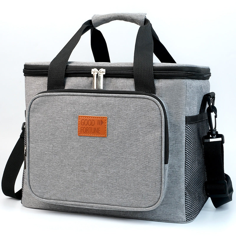 Cooler bag with insulating interior and practical carrying options LoungeYard — product view 5