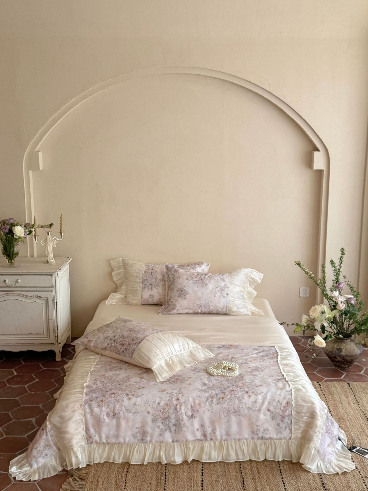 Satin bedding set in vintage look with ruffle and floral jacquard LoungeYard — product view 6