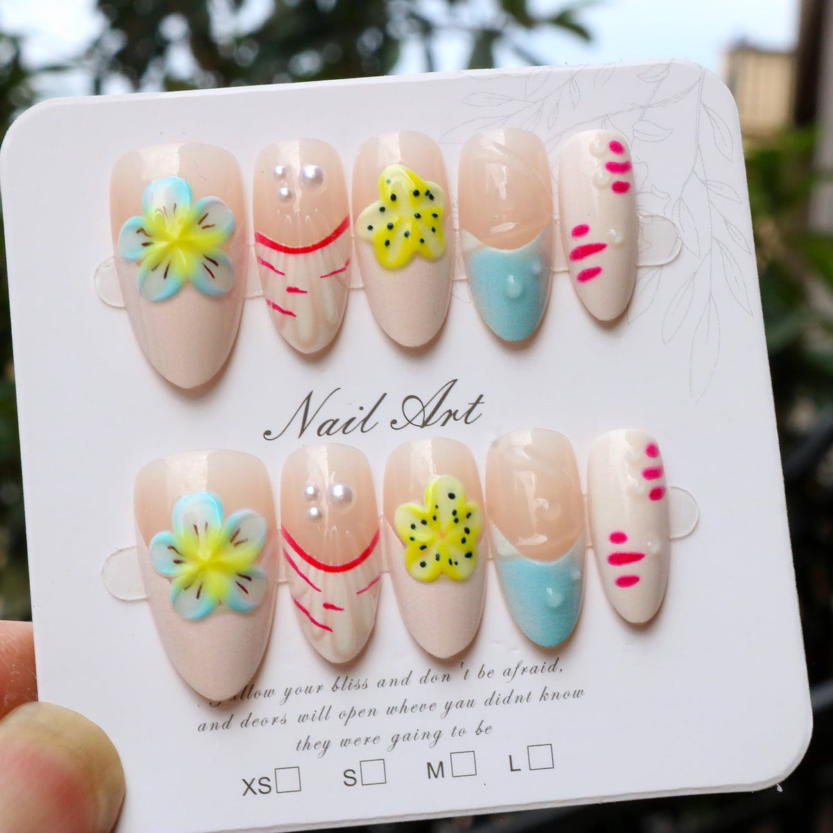 Floral Embellished Press-On Nail Art Set — product view 1