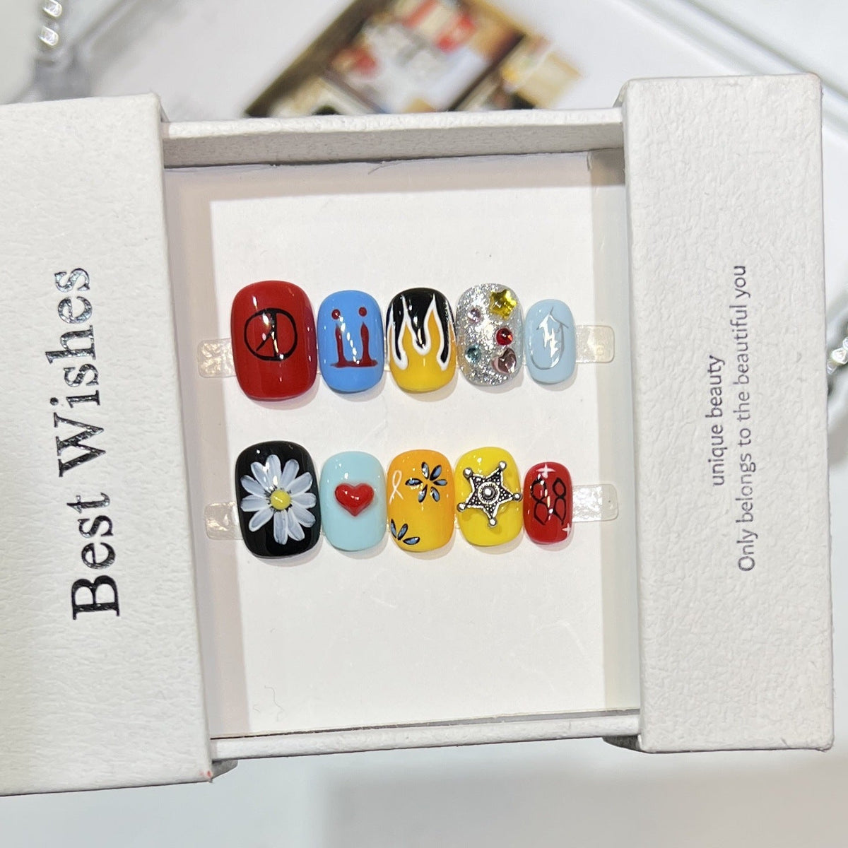 Artistic Press-On Nail Set — product view 1