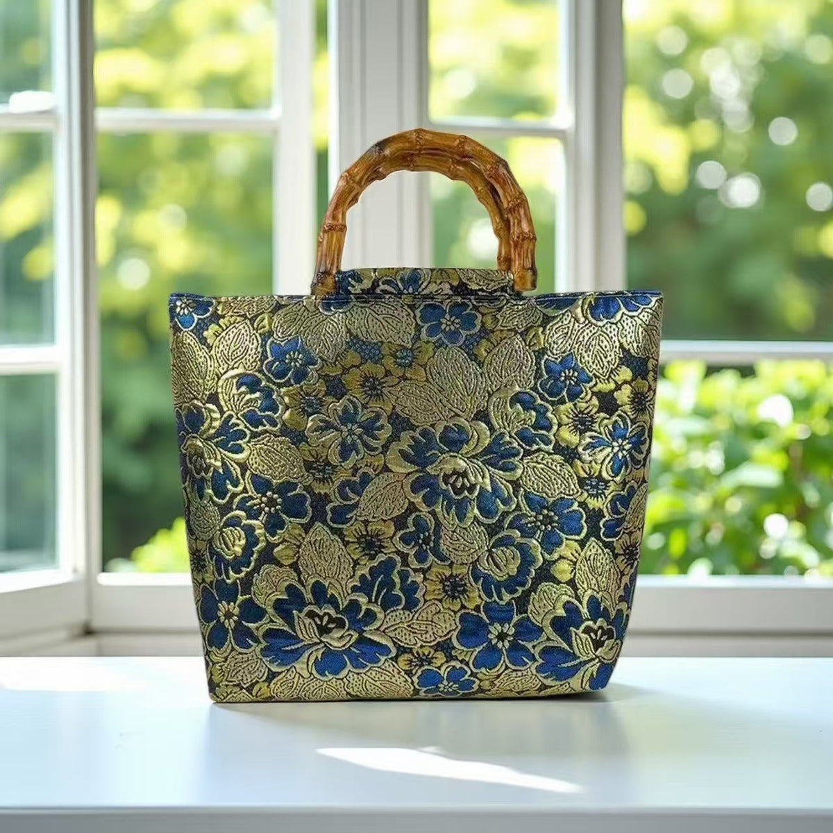 Elegant Handbag LoungeYard — product view 2