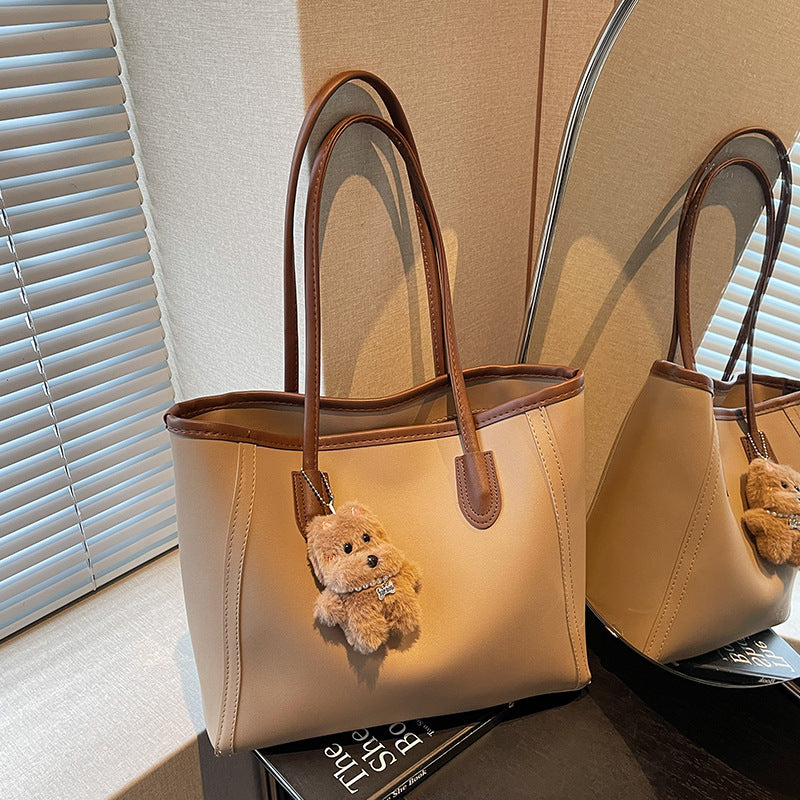 Elegant Vegan Leather Tote Bag — product view 3