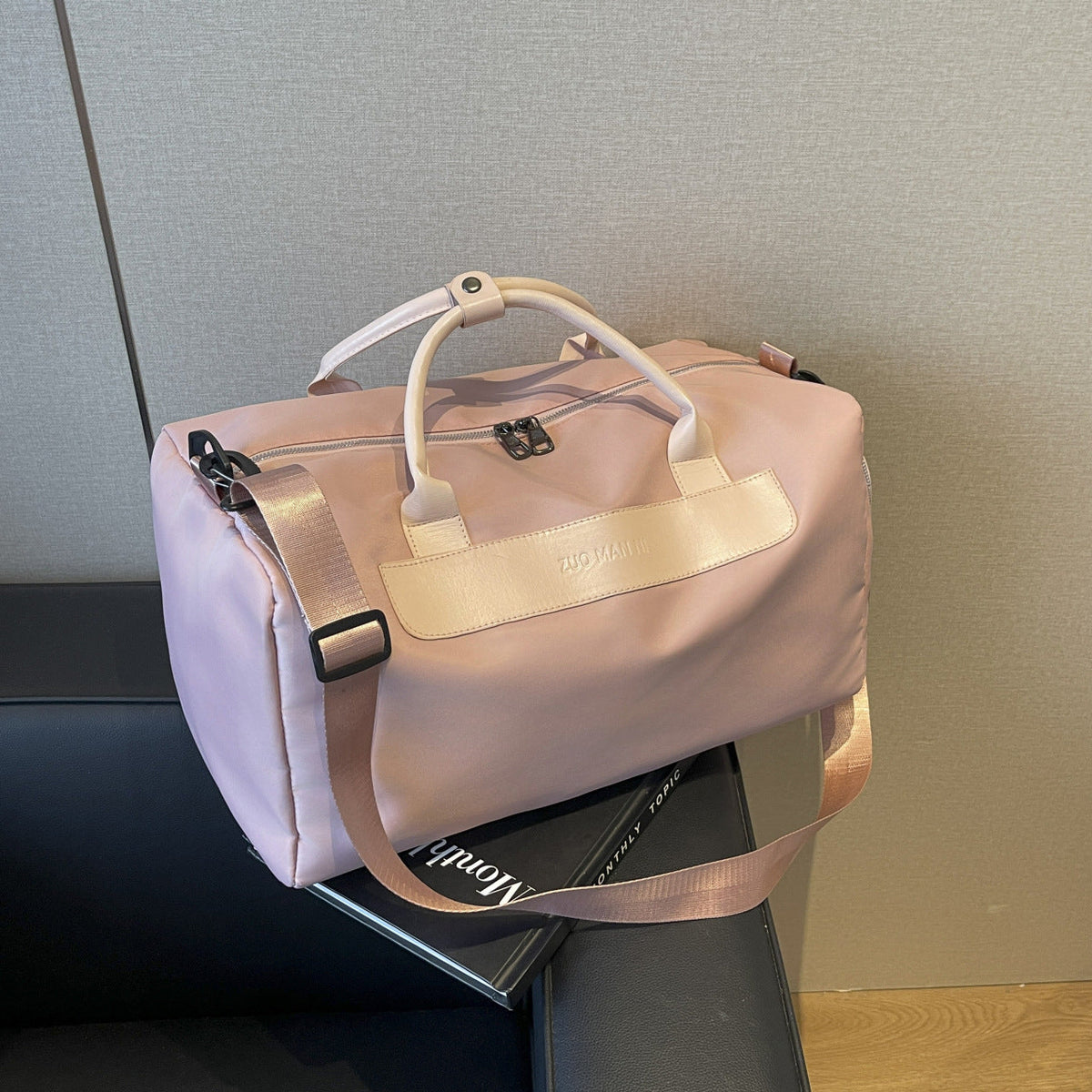 Spacious sports and travel bag LoungeYard — product view 2