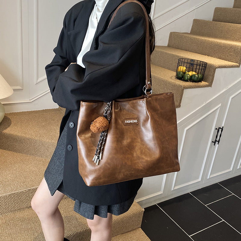 Chic Leather Handbag LoungeYard — product view 5