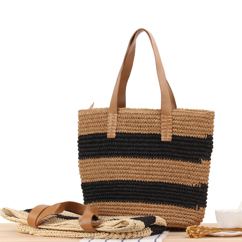 Spacious straw bag with elegant leather handles LoungeYard — product view 3