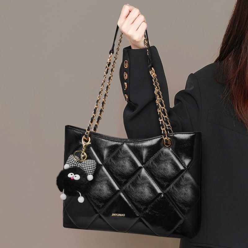Quilted Chic Handbag LoungeYard — product view 3