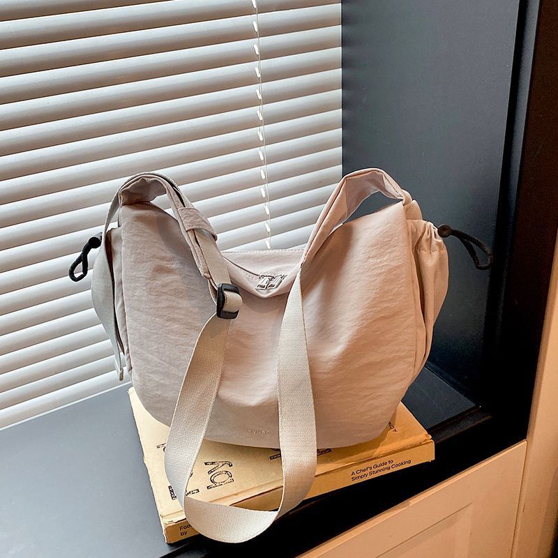 Relaxed Sling Bag LoungeYard — product view 7