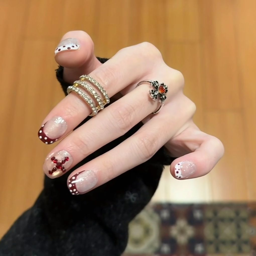 Artistic Decorative Press-On Nail Set — product view 2