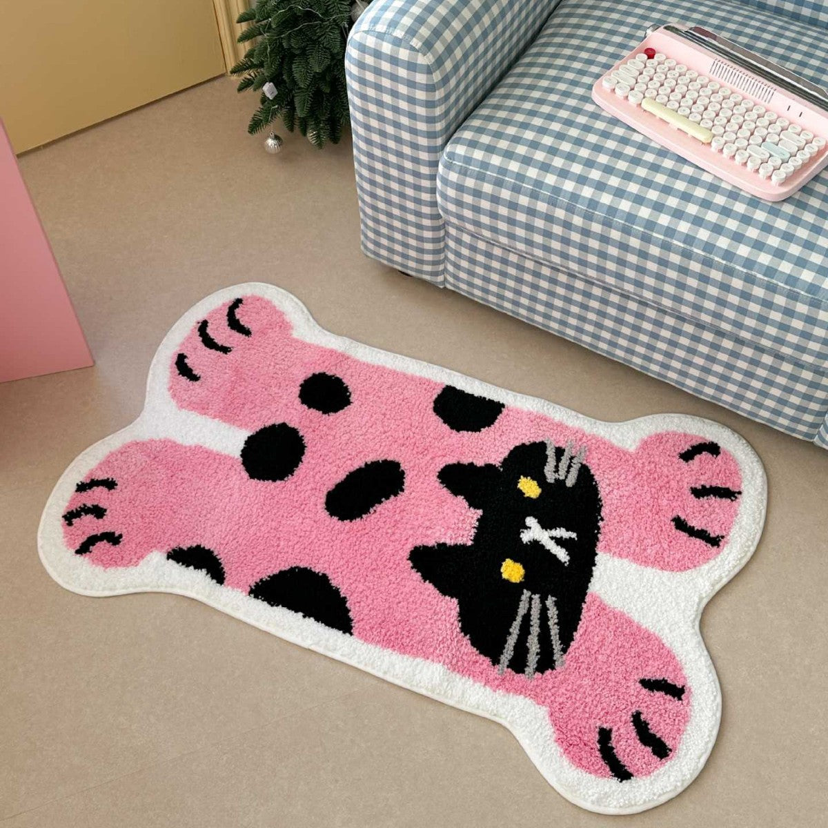 Children's room rug bear shape made of soft chenille with non-slip underside — product view 6
