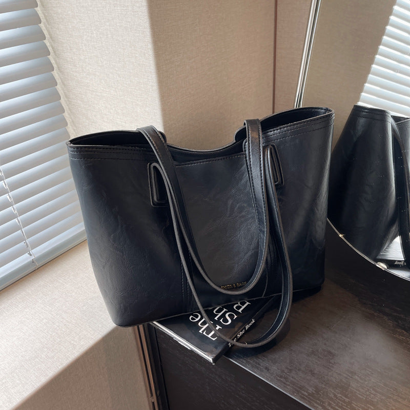 Modern Luxury Handheld Tote LoungeYard — product view 6