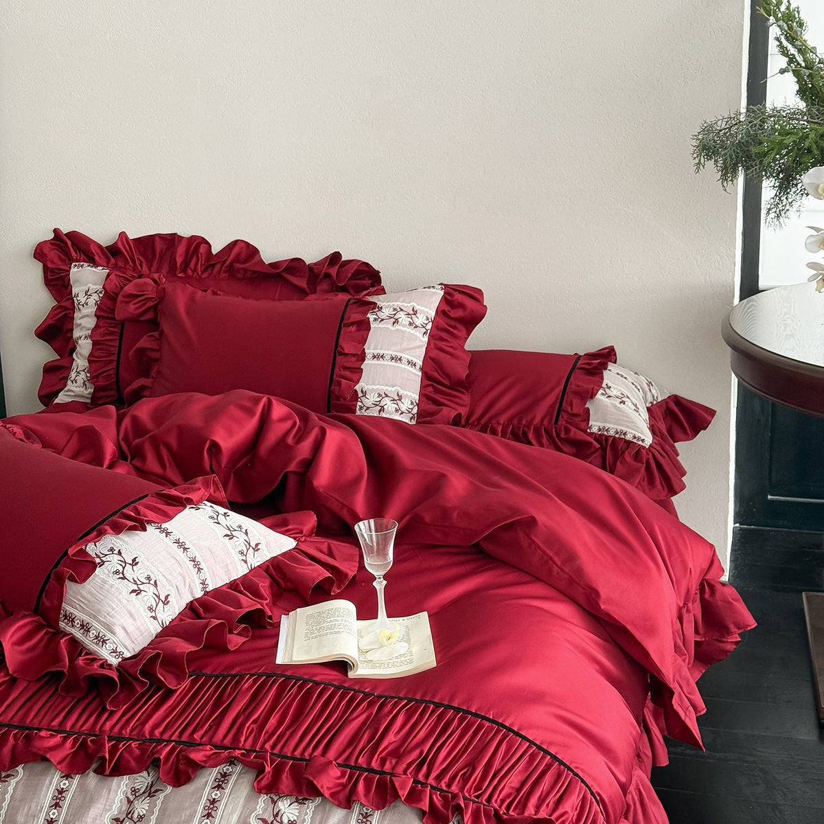 Luxurious Ruffle Bedding Set made of Satin with Embroidered Border — product view 2