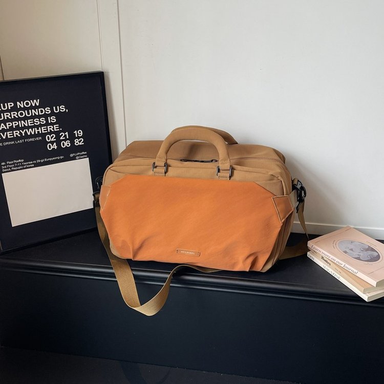 Multifunctional Weekender Bag With Innovative Design LoungeYard — product view 5