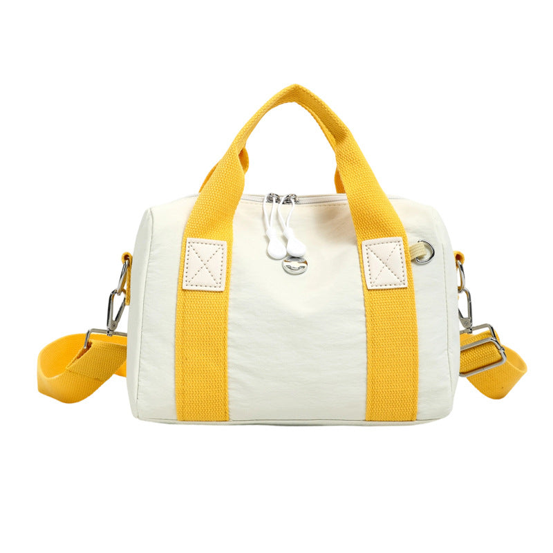 Stylish sports bag with adjustable shoulder strap LoungeYard — product view 5