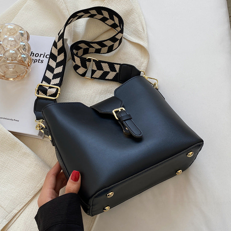 Modern Structured Handbag LoungeYard — product view 6