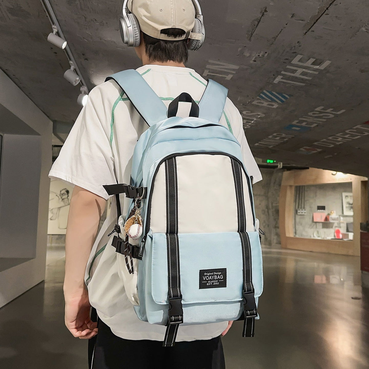 Multi-Compartment Urban Backpack LoungeYard — product view 3