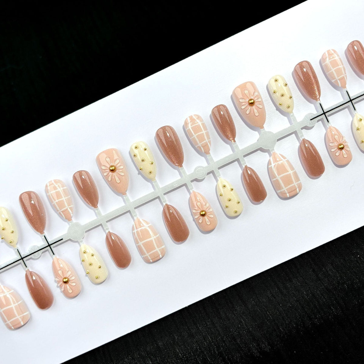 Artistic Press-On Nail Collection 1790745451 — product view 2