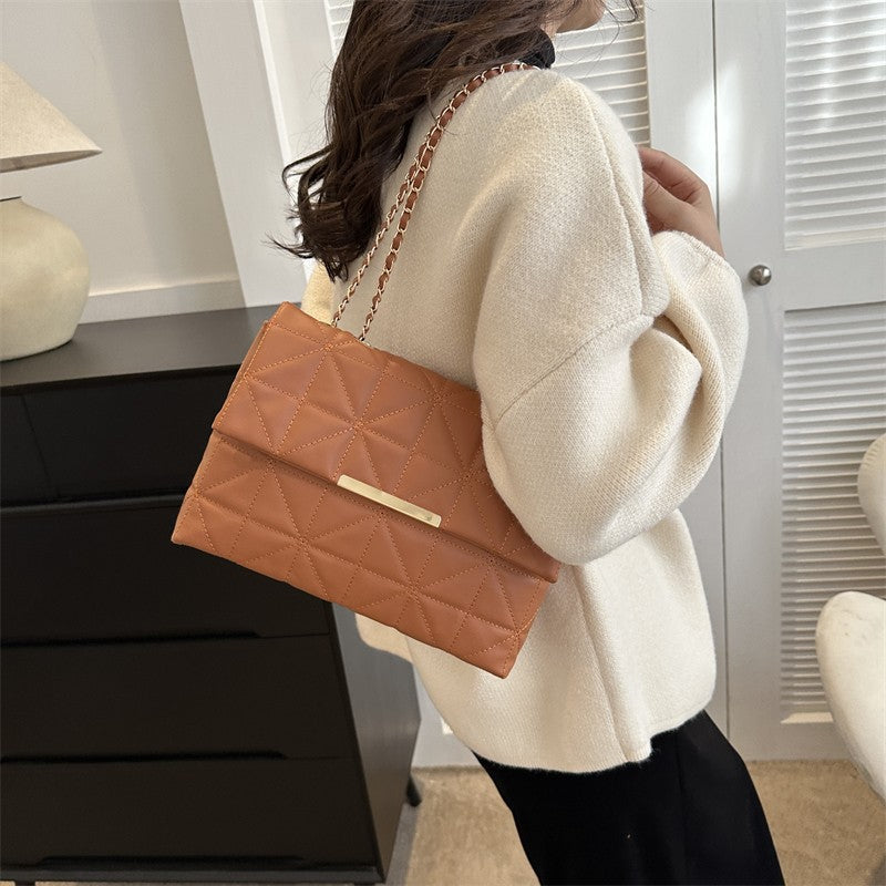 Elegant Quilted Handheld Bag — product view 7