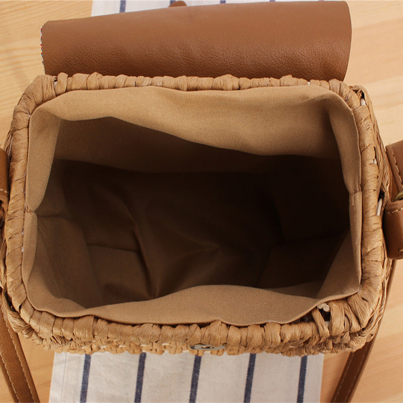 Trendy shoulder bag with playful design LoungeYard — product view 3