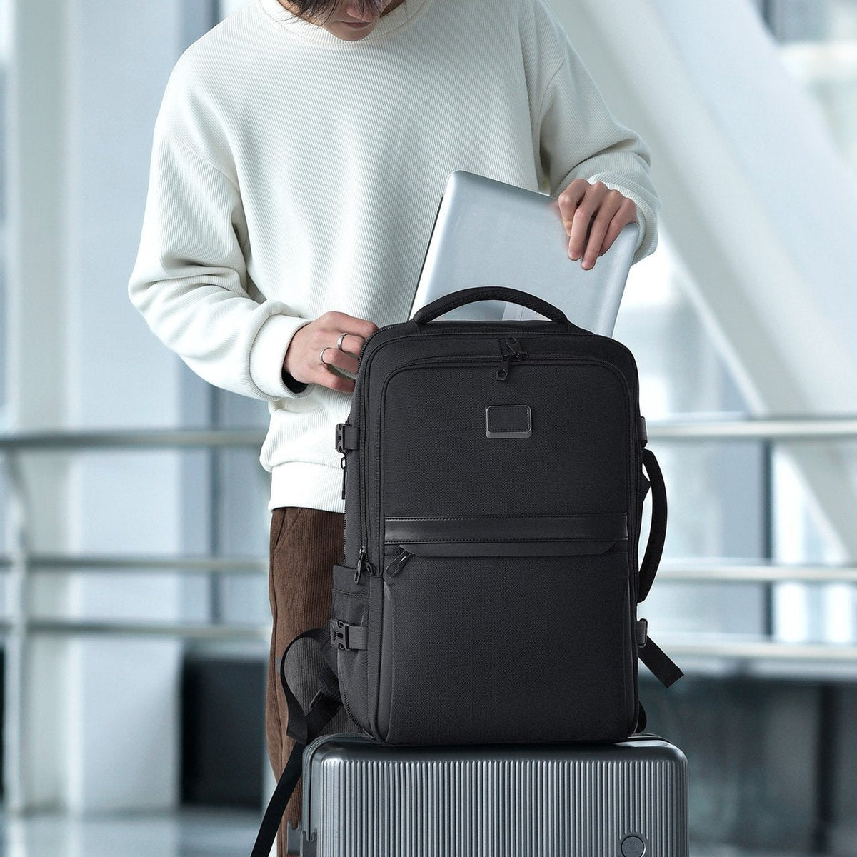Laptop Backpack LoungeYard — product view 3