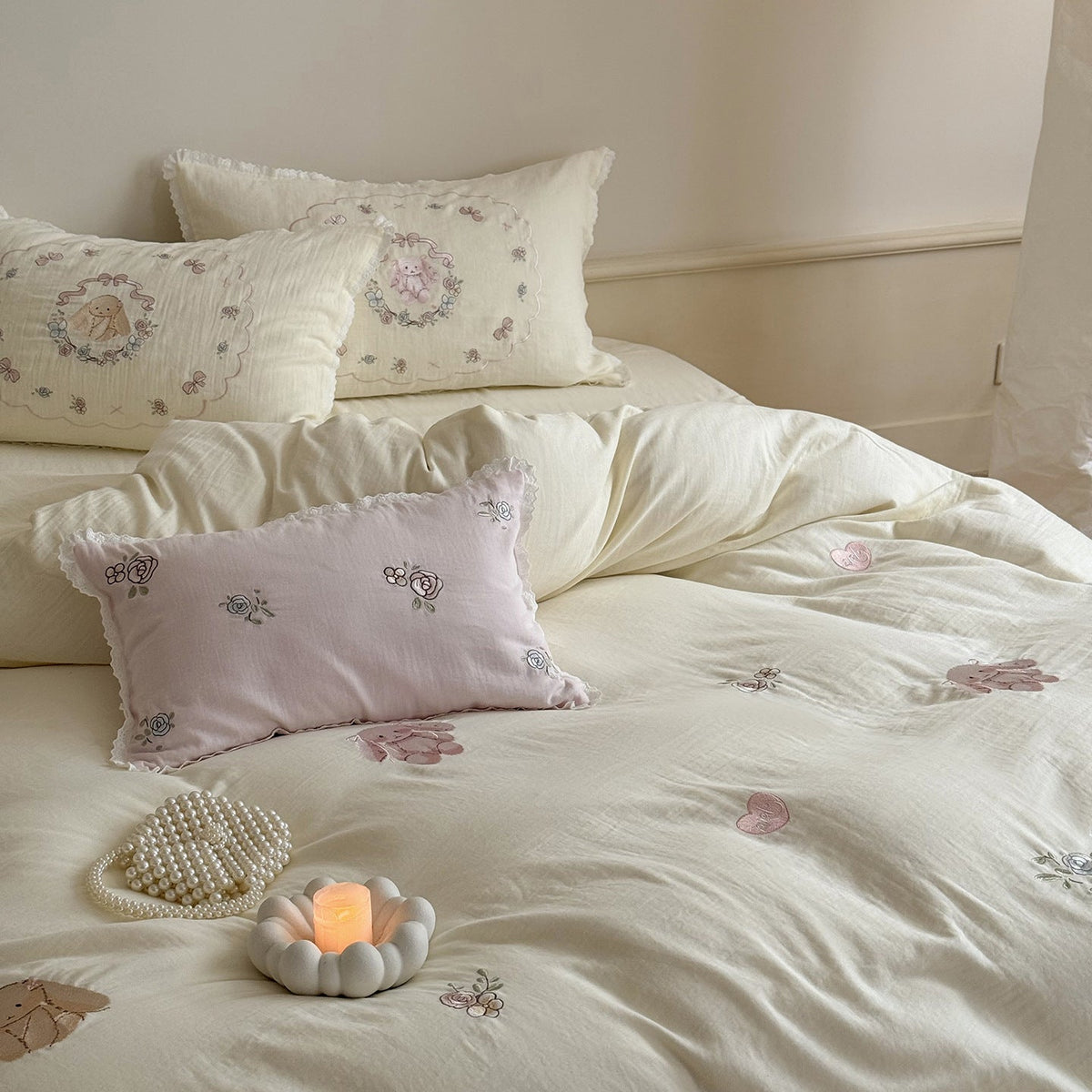 Embroidered cotton bed linen set with vintage roses and frill edges LoungeYard — product view 4