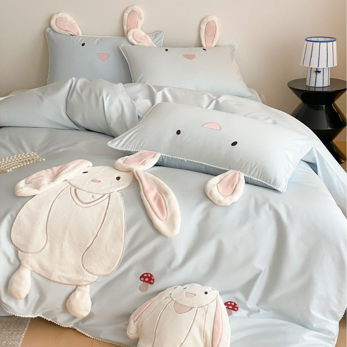 Kids bedding set with 3D bunny appliqué and cuddle pillow — product view 1