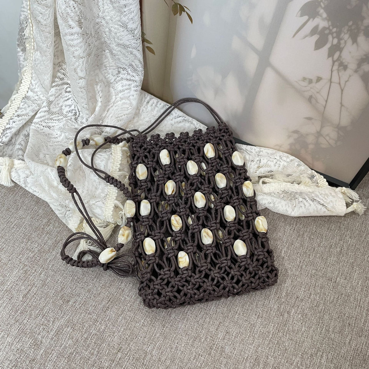 Hand-knotted shoulder bag with shells LoungeYard — product view 6