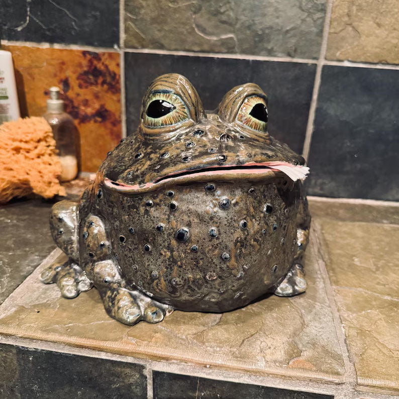 Decorative frog figure with toothbrush holder LoungeYard — product view 3