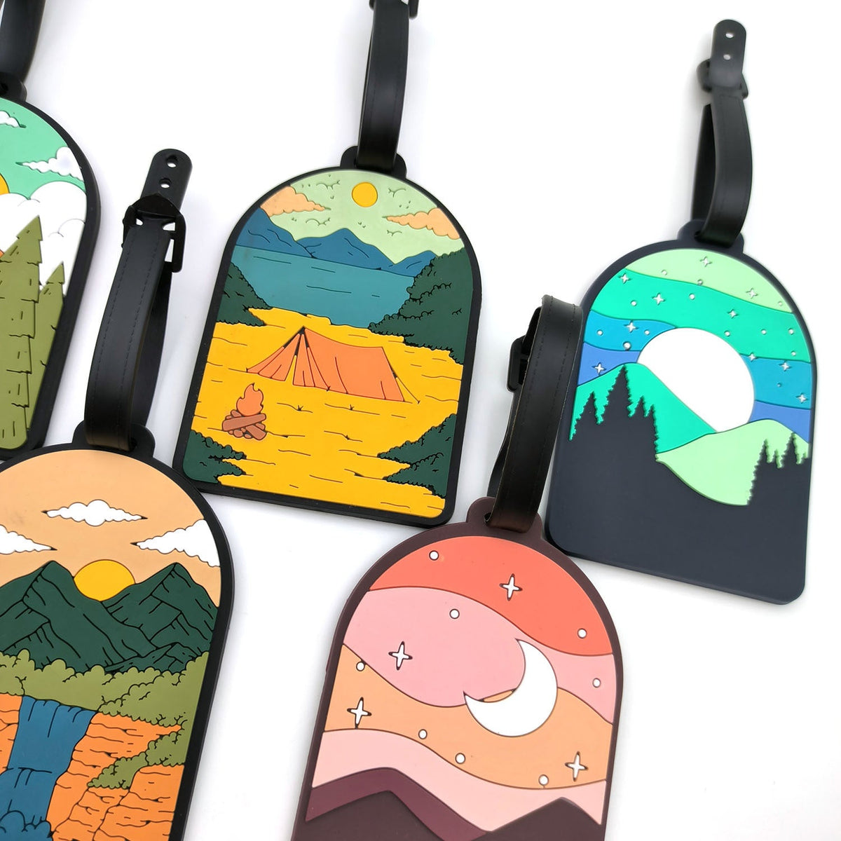 illustrated scenic silicone luggage tag LoungeYard — product view 2