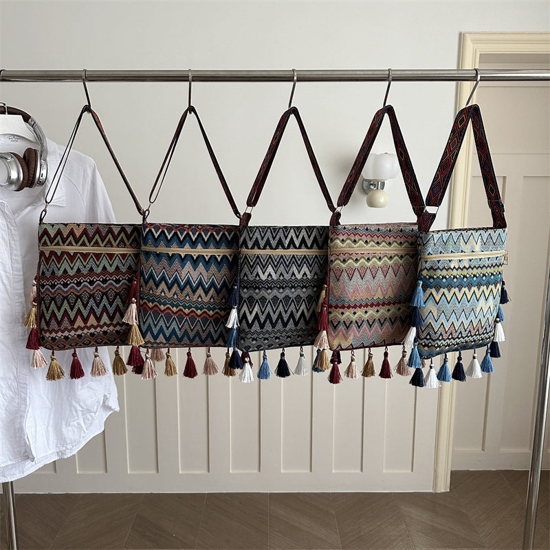Bohemian Woven Shoulder Bag — product view 1