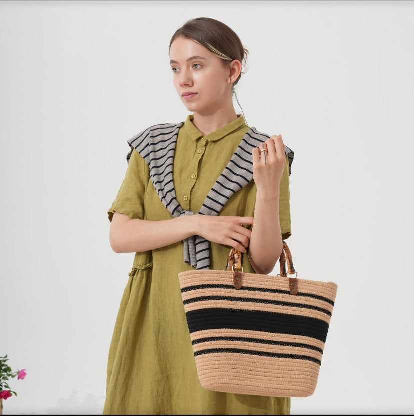 Large beach bag with bamboo handles LoungeYard — product view 4