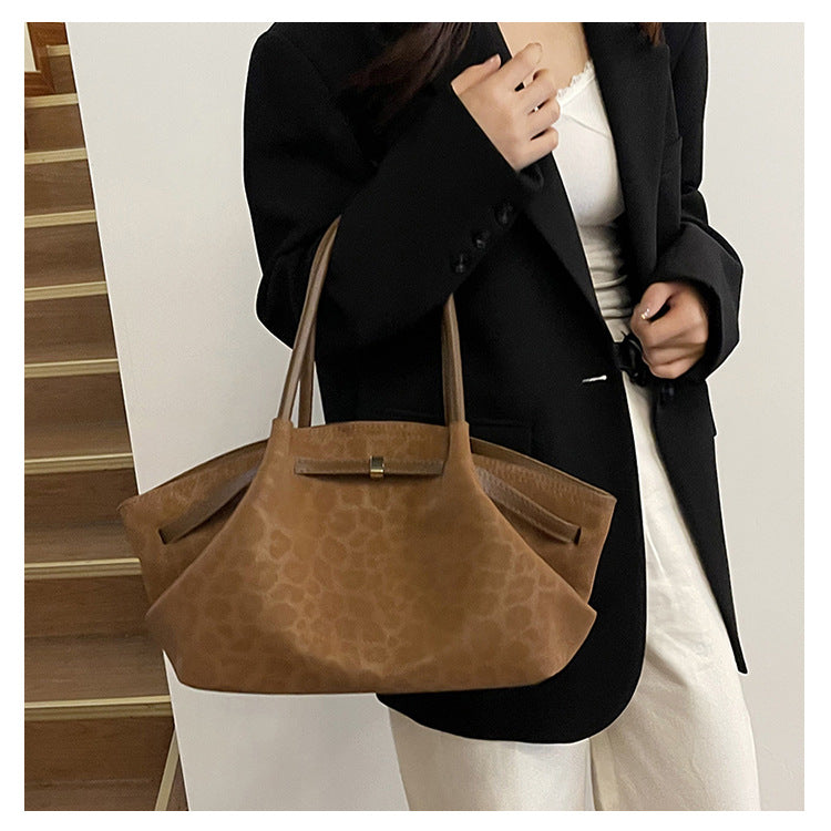 Chic Patterned Tote Bag LoungeYard — product view 6