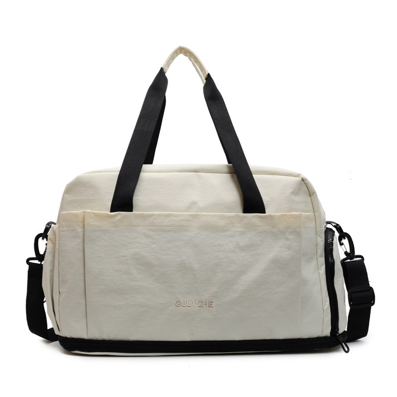 Sporty Travel Bag with Durable and Water-Repellent Material LoungeYard — product view 7