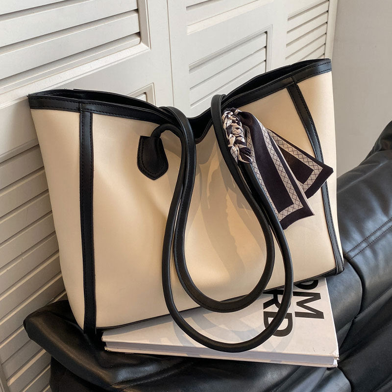 Premium Luxury Tote Bag LoungeYard — product view 1