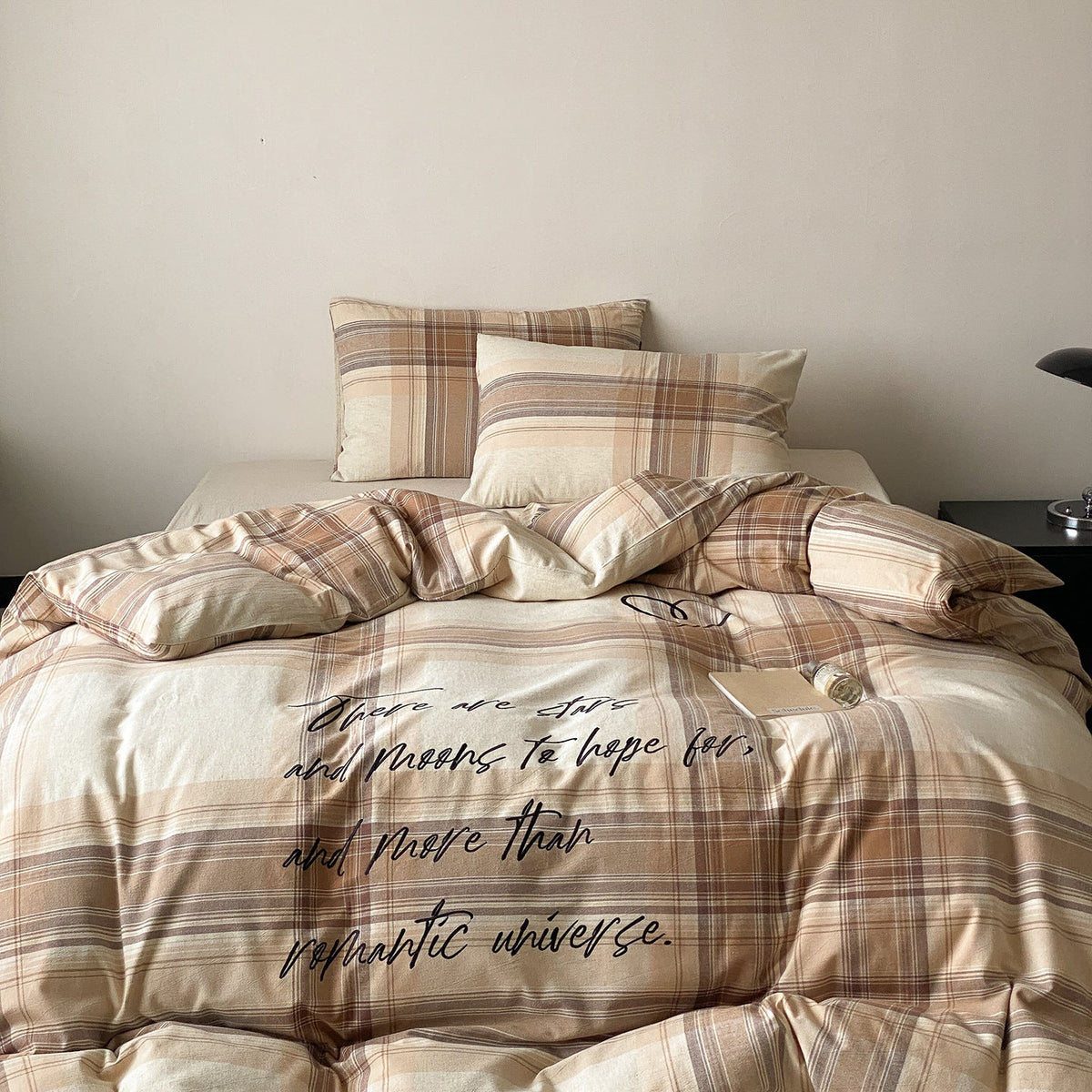 Checked cotton percale bed linen set with calligraphic script print — product view 7