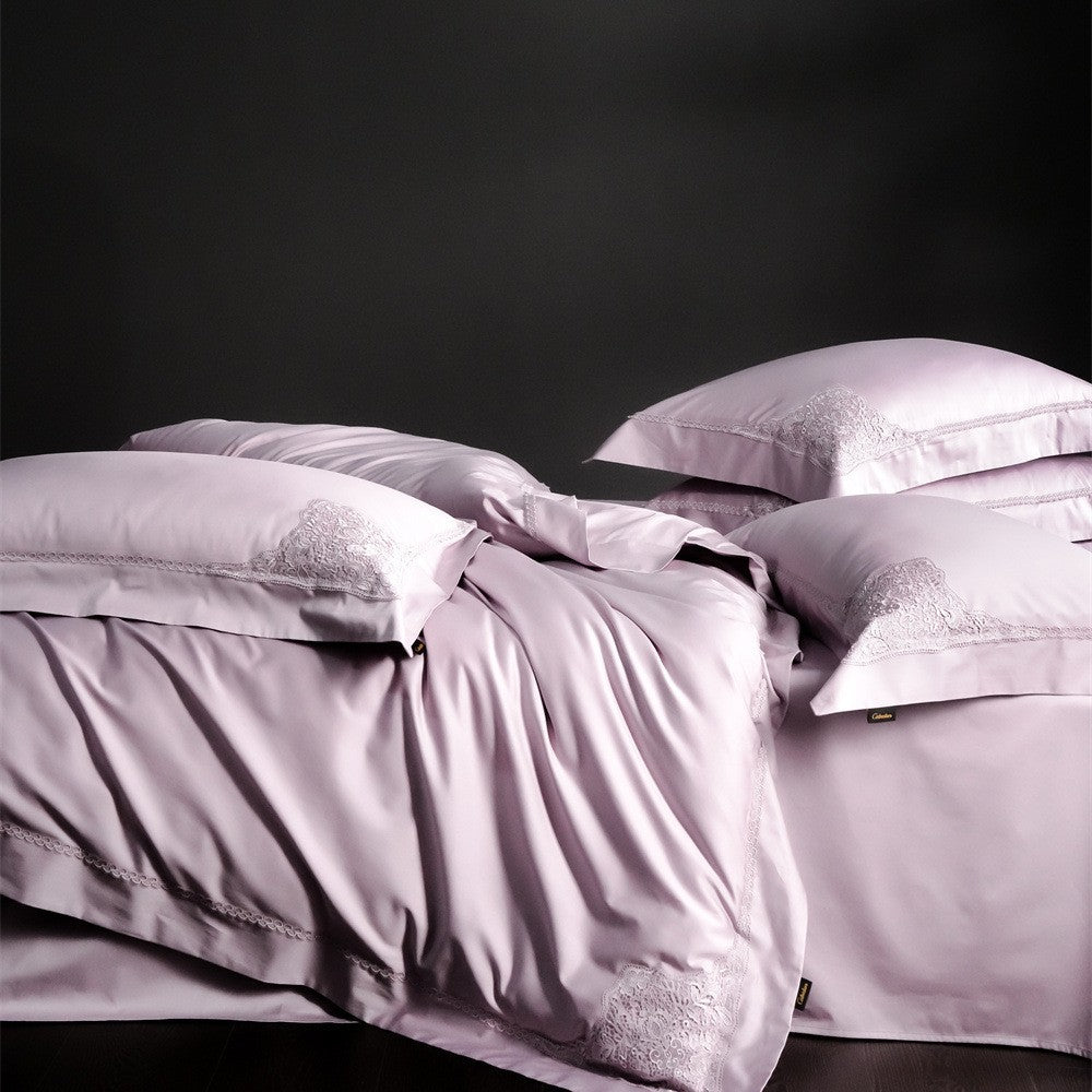 Duvet cover set made of fine cotton satin with subtle corner embroideries — product view 4