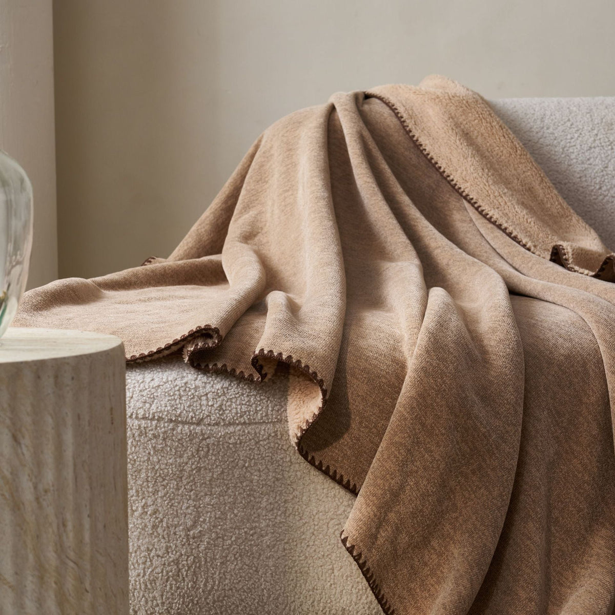 Cozy Sherpa Blanket — product view 3