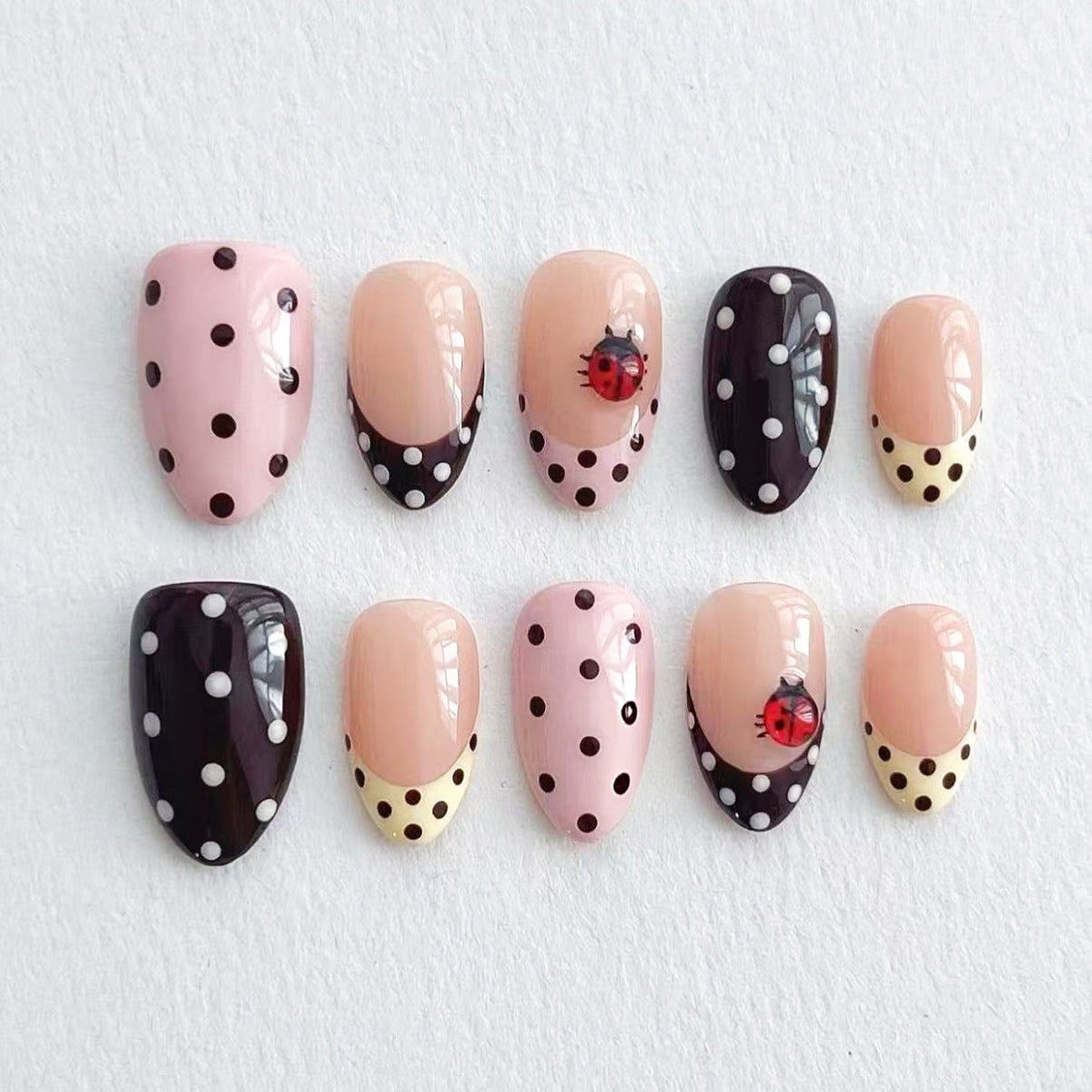 Decorative Press-On Nail Art Set with Unique Patterns — product view 1