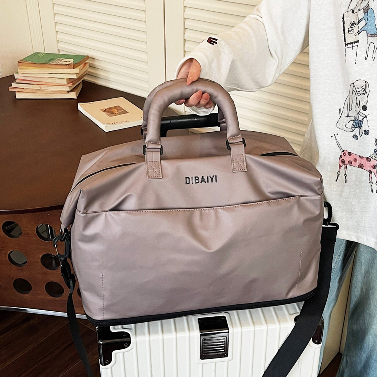 Versatile Travel Duffel LoungeYard — product view 3