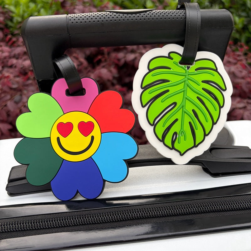 Leaf-Shaped Luggage Tag LoungeYard — product view 3