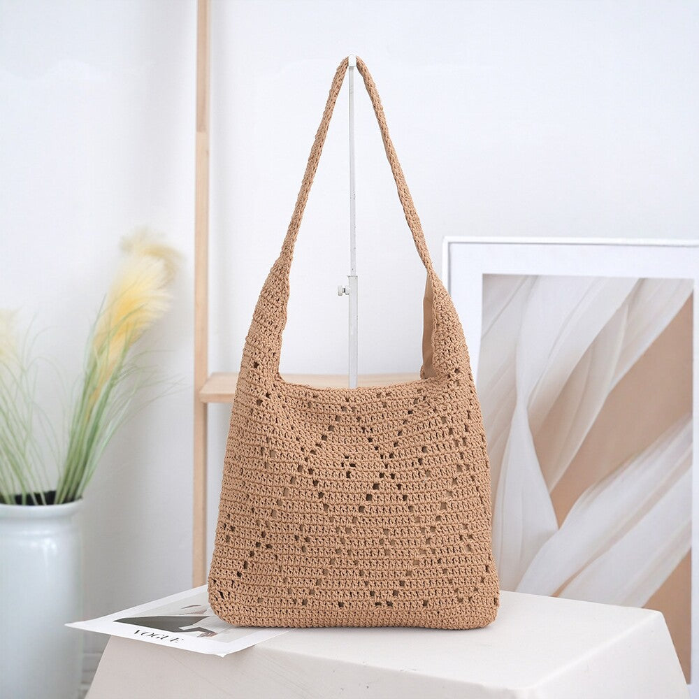 Handcrafted straw shoulder bag LoungeYard — product view 3