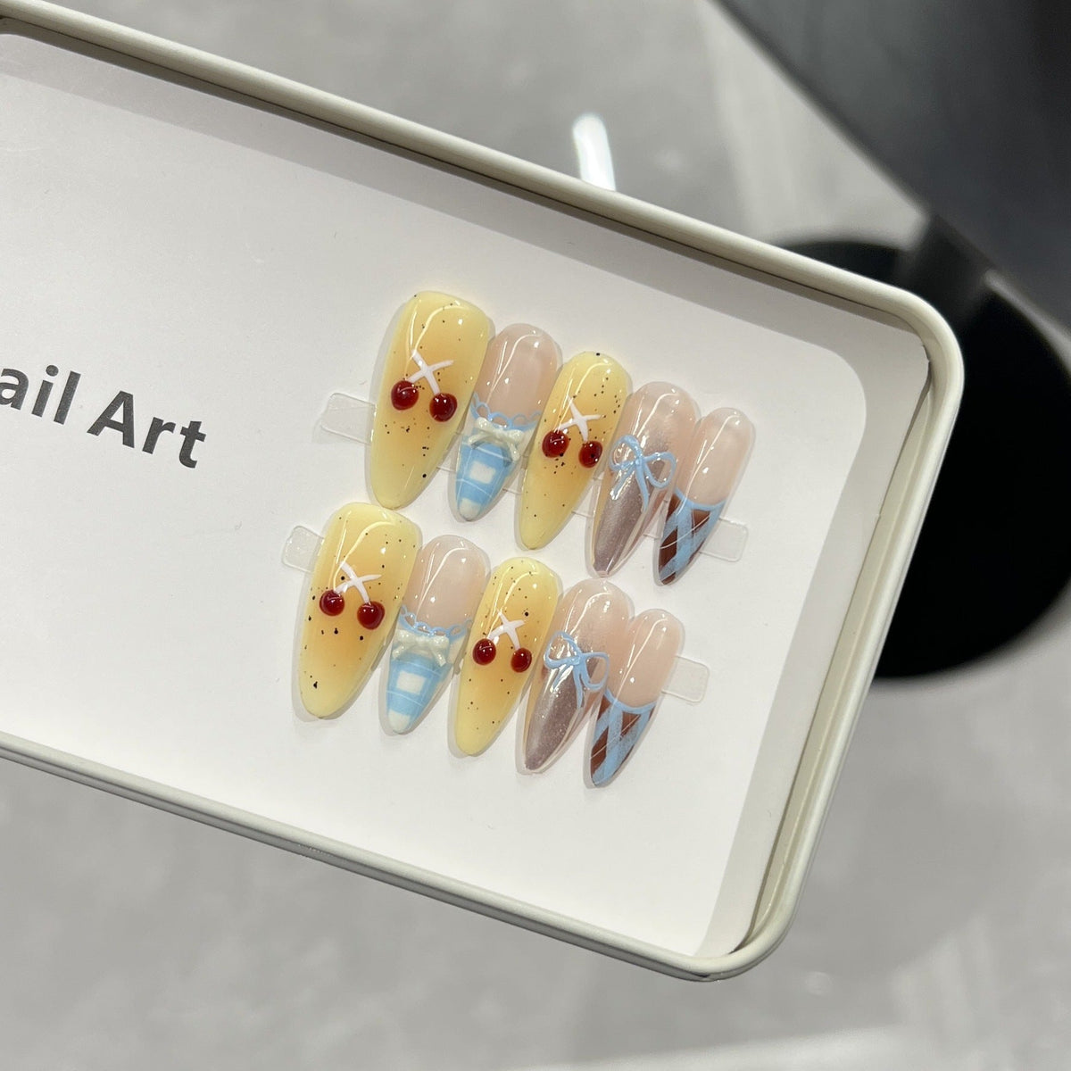 Creative Themed Press-On Nail Art Set — product view 4