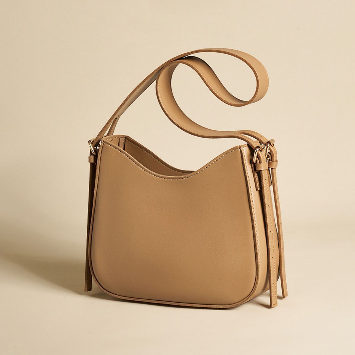 Minimalist Chic Shoulder Bag LoungeYard — product view 6