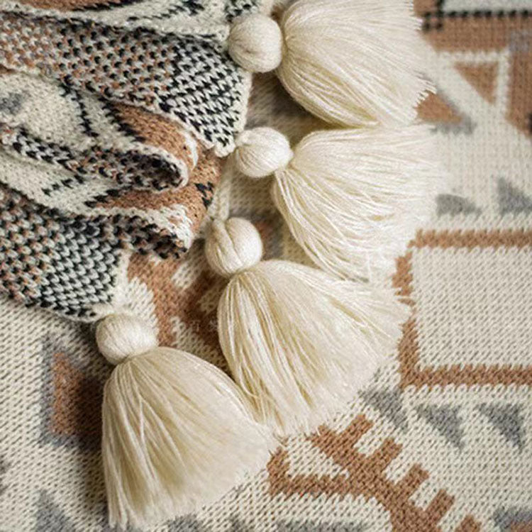 Stylish Geometric Pattern Throw Blanket LoungeYard — product view 4